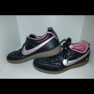 --3 for 20--Nike air pink and black sneaker